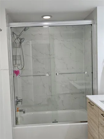 $3,200 | 16385 Biscayne Boulevard, Unit 1802, North Miami Beach, FL 33160