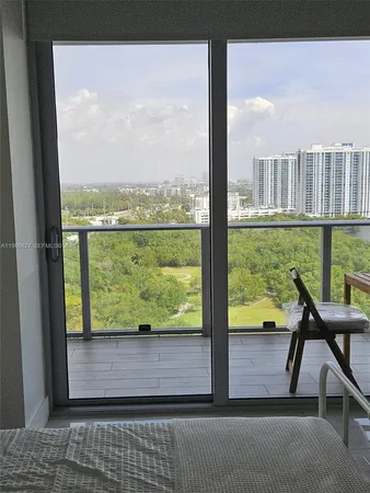 $3,200 | 16385 Biscayne Boulevard, Unit 1802, North Miami Beach, FL 33160