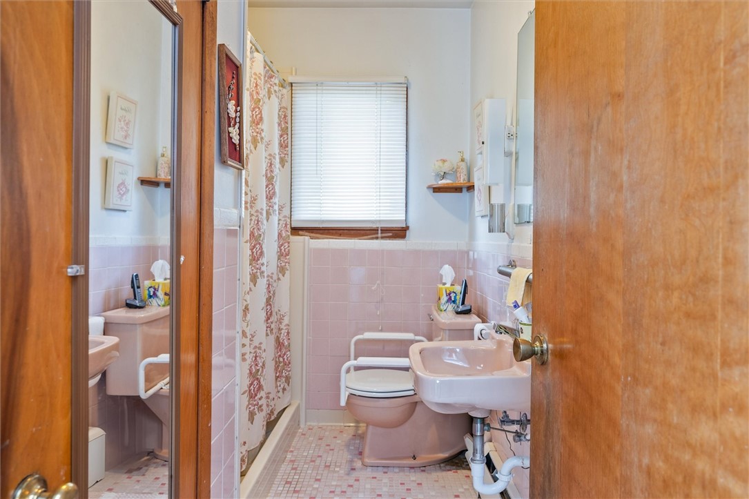 4805 West Ridge Road Parma, NY 14559 - Photo 49 of 50 Apt full bath