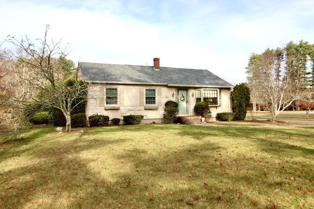 111 County Road East Freetown, MA 02717 - Photo 4 of 29 a front view of a house with a yard