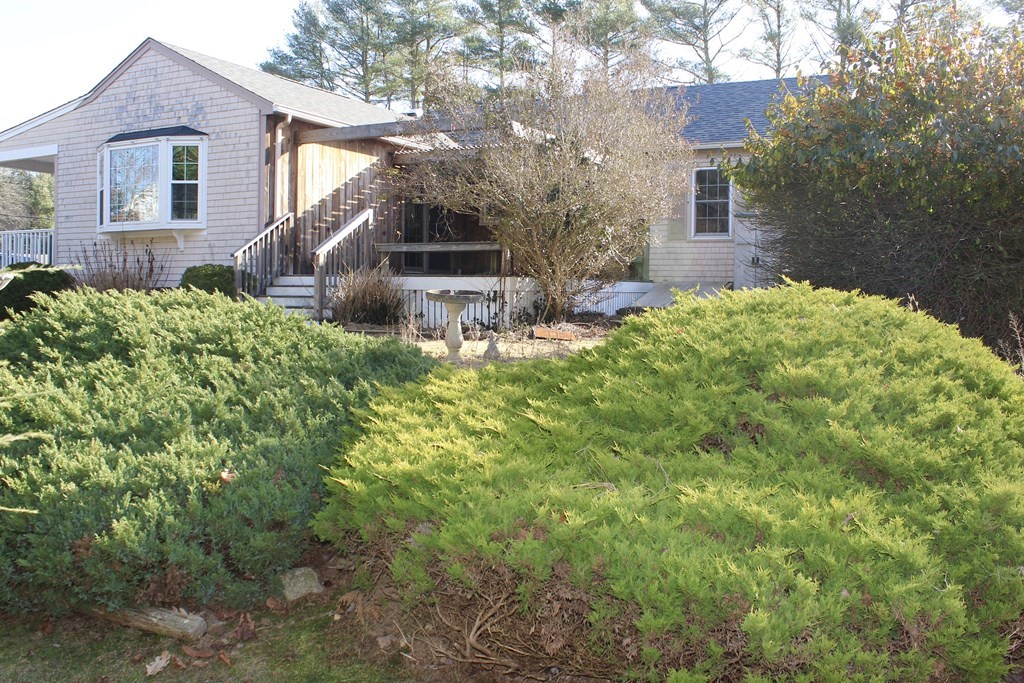 111 County Road East Freetown, MA 02717 - Photo 9 of 29 a front view of a house with garden