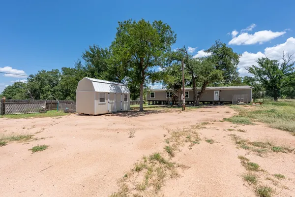 a view of a outdoor space with a house