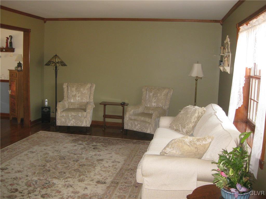 4702 Jasper Road Emmaus, PA 18049 - Photo 8 of 48 Gallery Image 8