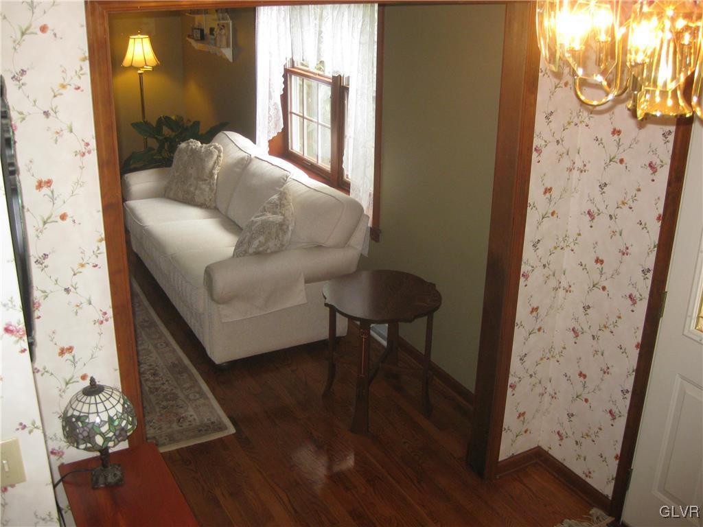 4702 Jasper Road Emmaus, PA 18049 - Photo 9 of 48 Gallery Image 9