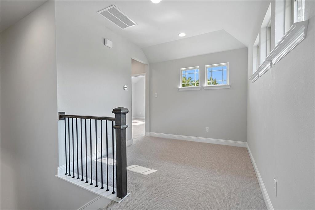 3611 Finnian Street Rowlett, TX 75088 - Photo 22 of 27 22-Finnian024 - loft