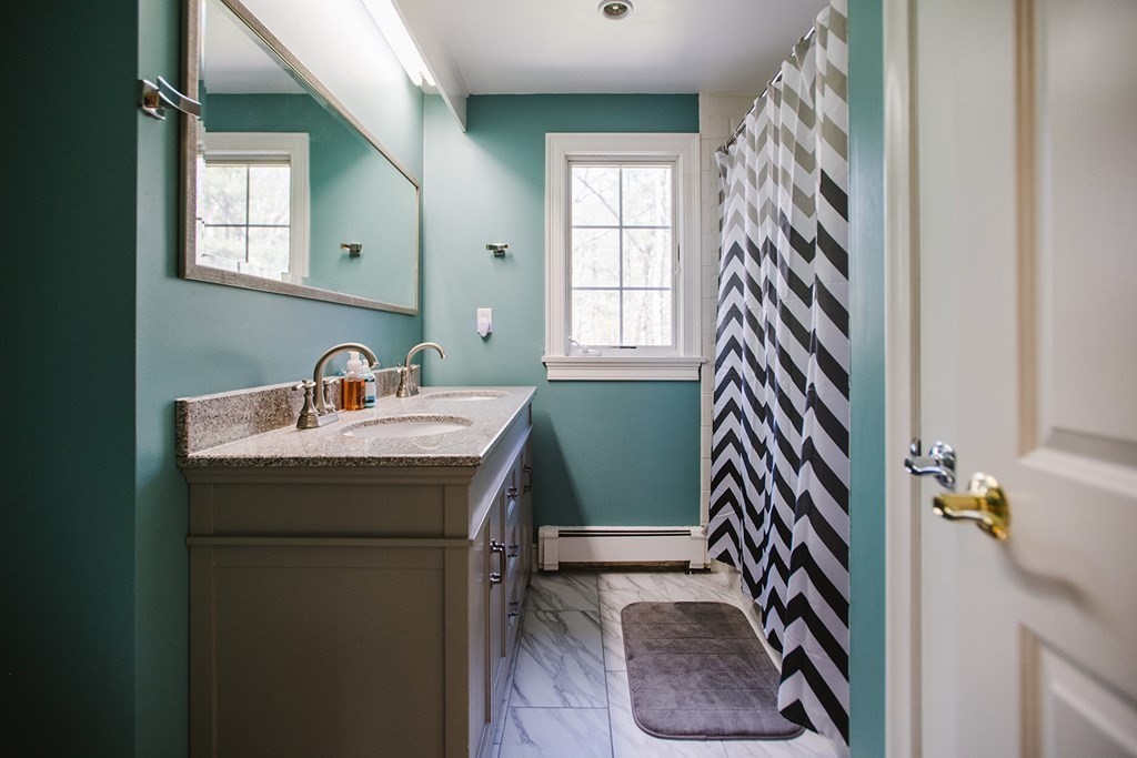 25 Pillings Pond Road Lynnfield, MA 01940 - Photo 16 of 39 Gallery Image 16