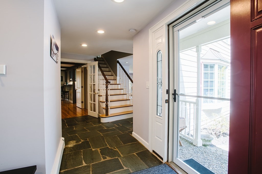 25 Pillings Pond Road Lynnfield, MA 01940 - Photo 2 of 39 Gallery Image 2