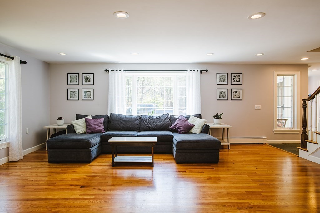 25 Pillings Pond Road Lynnfield, MA 01940 - Photo 4 of 39 Gallery Image 4
