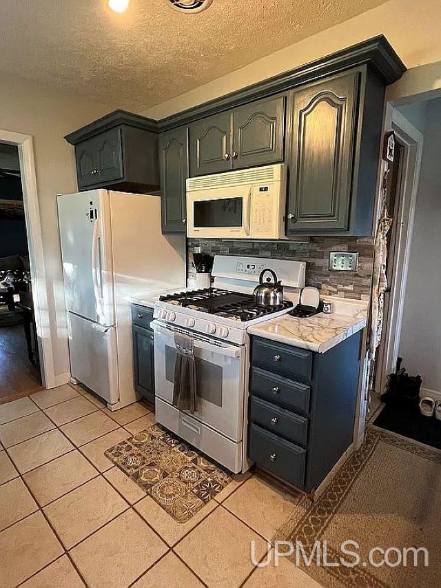 17811 Lee Road Lanse, MI 49946 - Photo 4 of 10