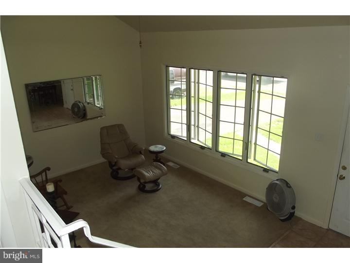 809 Cypress Road Warminster, PA 18974 - Photo 3 of 16