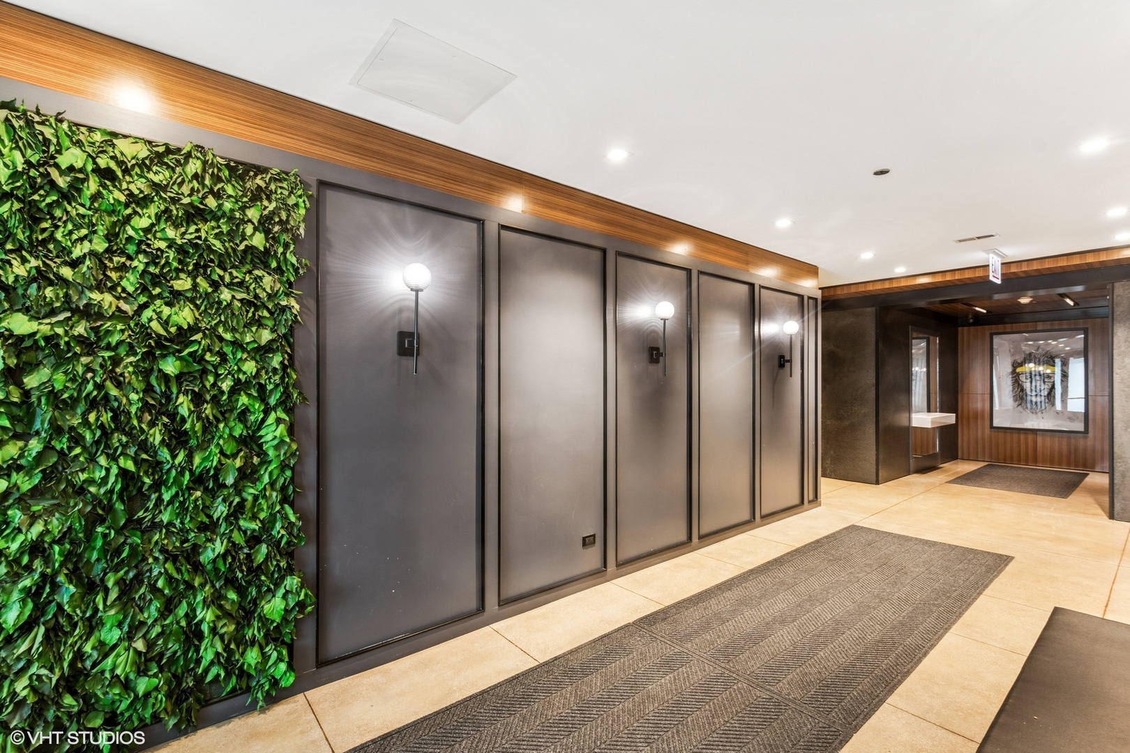 1400 West Monroe Street, Unit 4F Chicago, IL 60607 - Photo 2 of 22 a view of livingroom with an entryway
