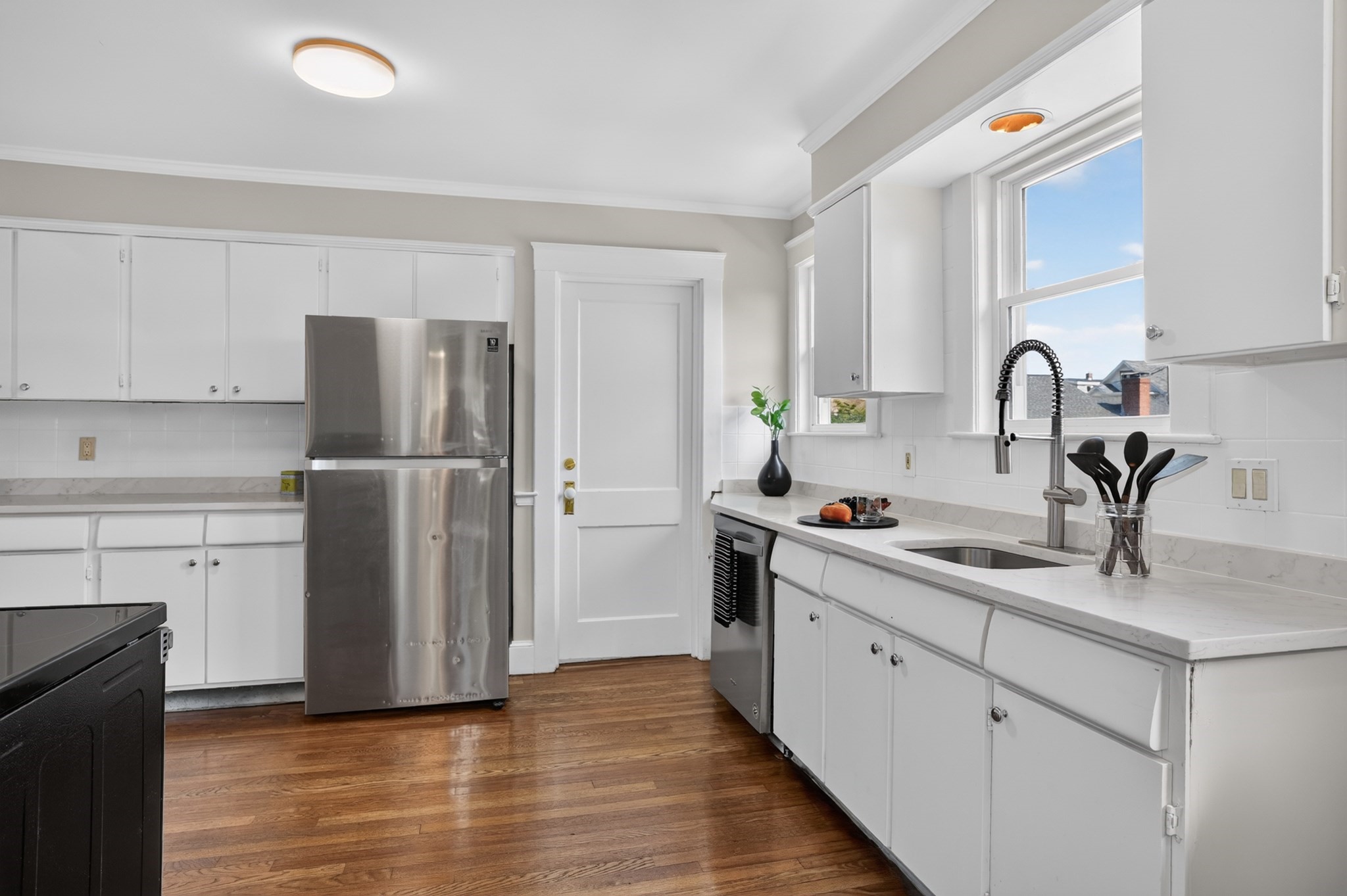 330 Charles River Road, Unit 330 Watertown, MA 02472 - Photo 12 of 38 Gallery Image 12