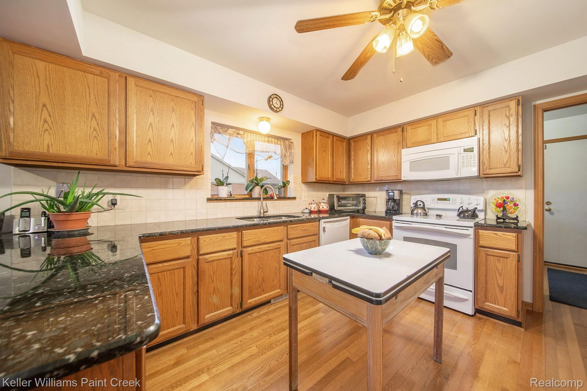 55575 Hayes Road Utica, MI 48315 - Photo 8 of 24 55575-Hayes__41.jpg