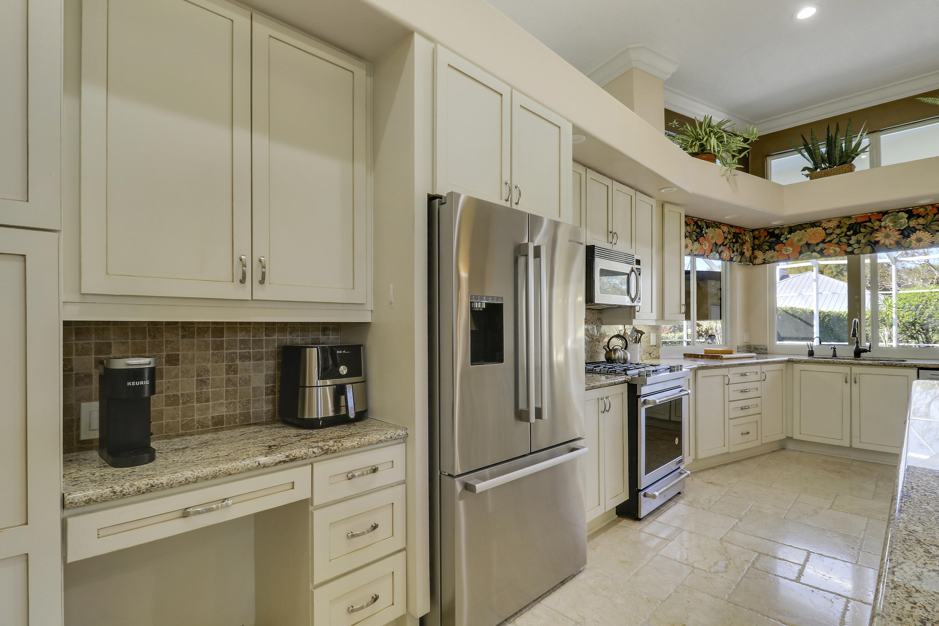 5213 Desert Vixen Road Palm Beach Gardens, FL 33418 - Photo 8 of 28 House2-38