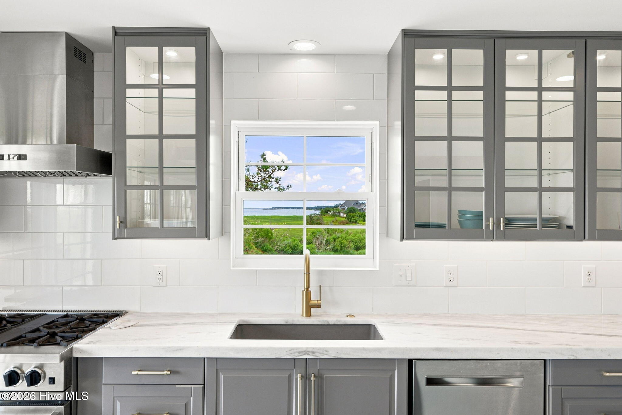 404 Perkins Road Beaufort, NC 28516 - Photo 8 of 49 Gallery Image 8