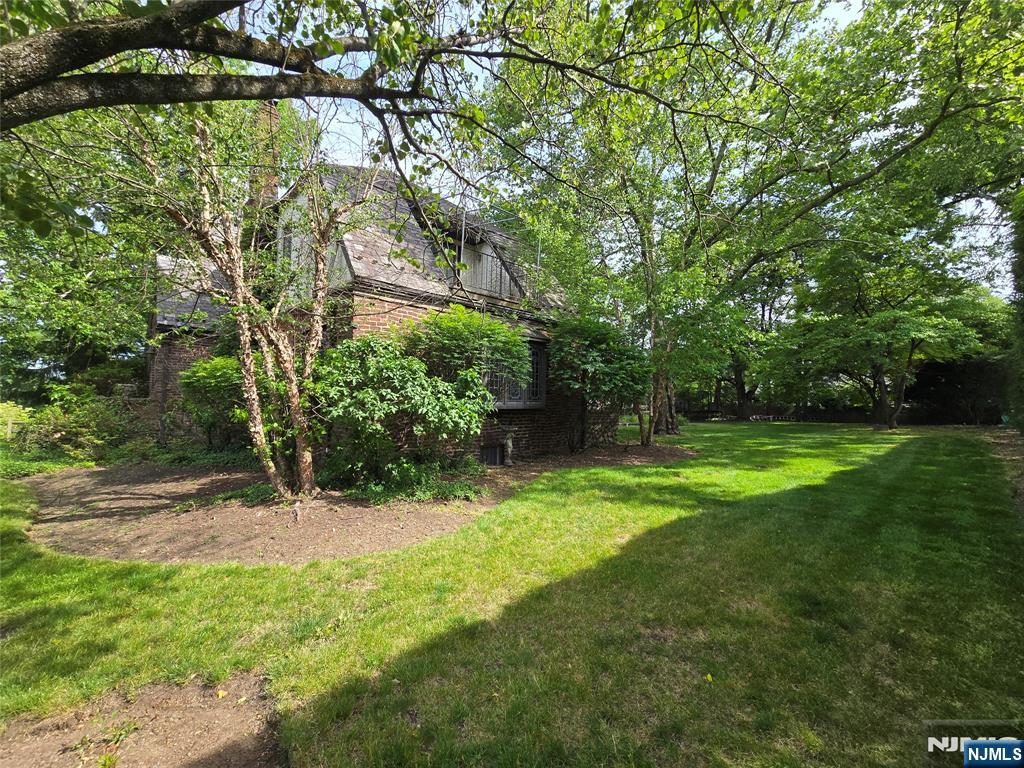 220 Manor Road Ridgewood, NJ 07450 - Photo 13 of 15