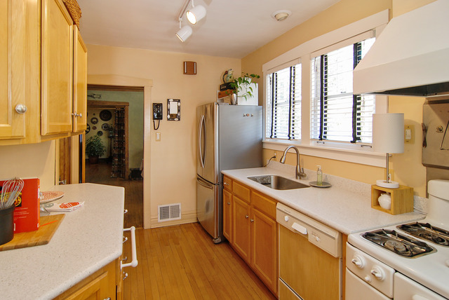 483 Loudon Road Riverside, IL 60546 - Photo 4 of 16