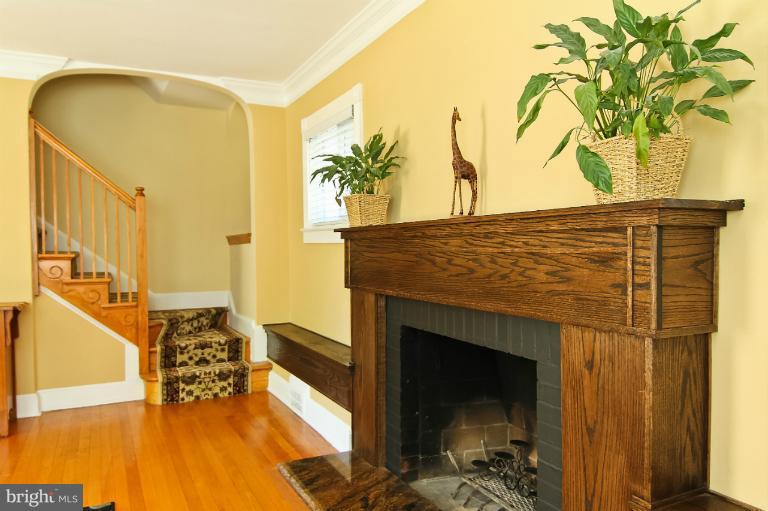 116 Rittenhouse Street Northeast Washington, DC 20011 - Photo 19 of 30 Living Room