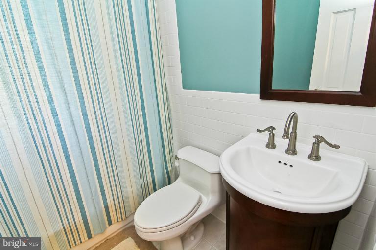 116 Rittenhouse Street Northeast Washington, DC 20011 - Photo 30 of 30 Bath