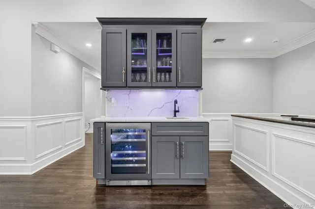 $1,150,000 | 200 South Bedford Road, Chappaqua, NY 10514