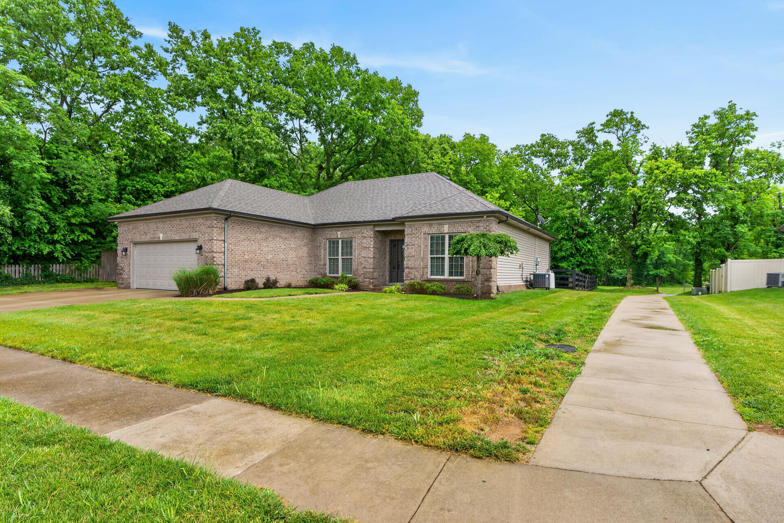 508 Raven Road Versailles, KY 40383 - Photo 3 of 38 508raven03