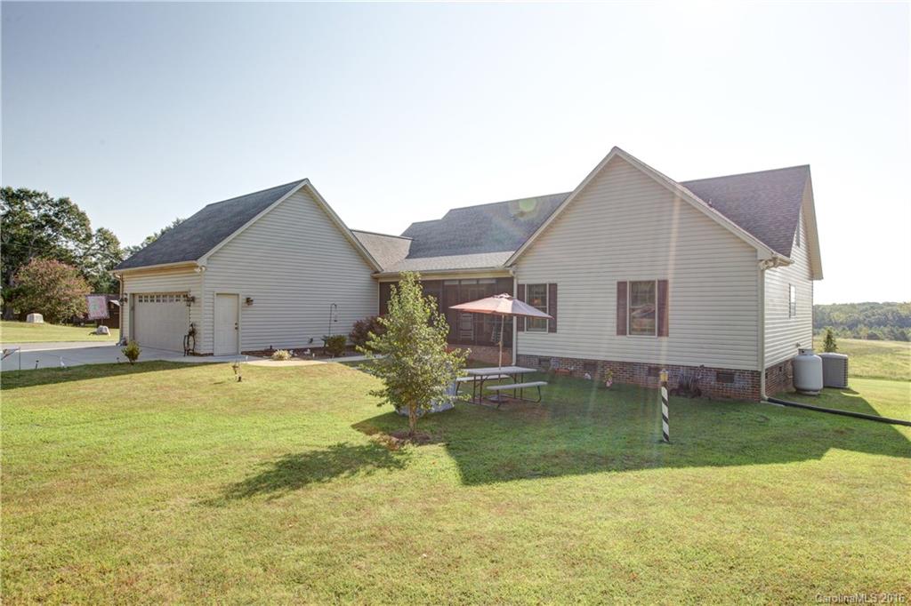 140 Red Yam Farm Road Dallas, NC 28034 - Photo 3 of 23 Gallery Image 3