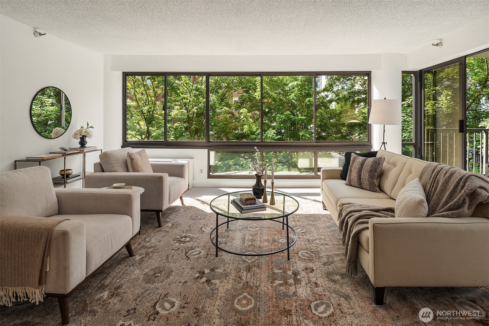1120 Spring Street, Unit 504 Seattle, WA 98104 - Photo 4 of 30