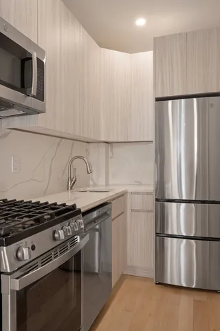 $749,000 | 6 West 71st Street, Unit 3A | Upper West Side