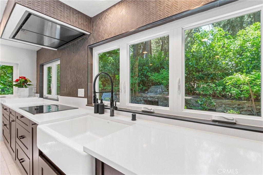 609 Millburn Road Lake Arrowhead, CA 92352 - Photo 12 of 60