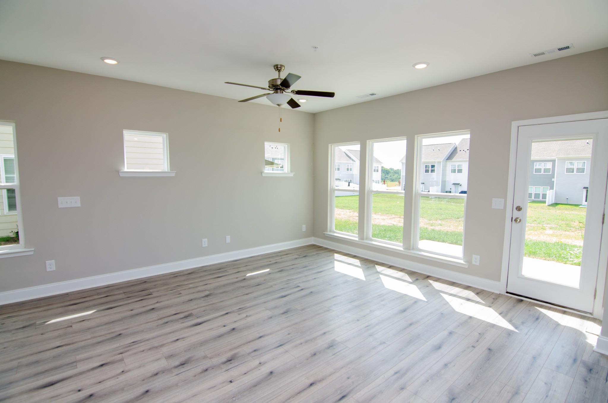 1027 June Wilde Ridge Spring Hill, TN 37174 - Photo 2 of 20