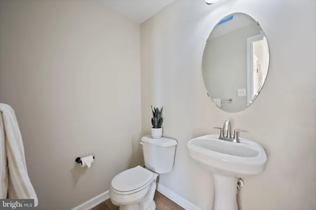 a view of livingroom with hardwood