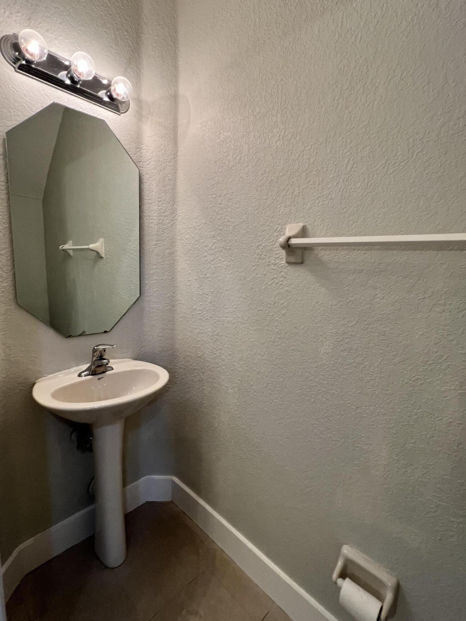 570 St Tropez Lane Margate, FL 33068 - Photo 11 of 33 19