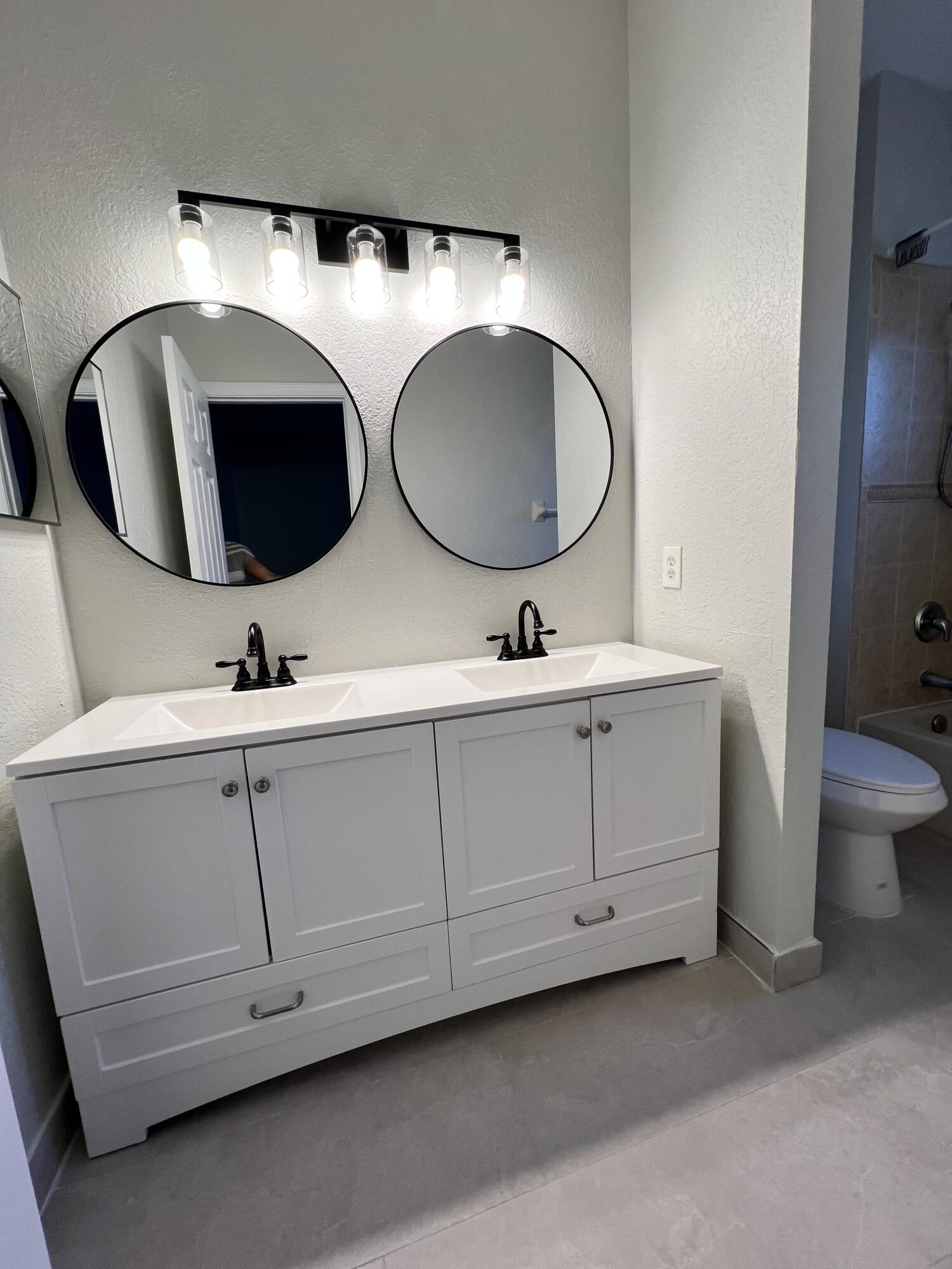 570 St Tropez Lane Margate, FL 33068 - Photo 20 of 33 37