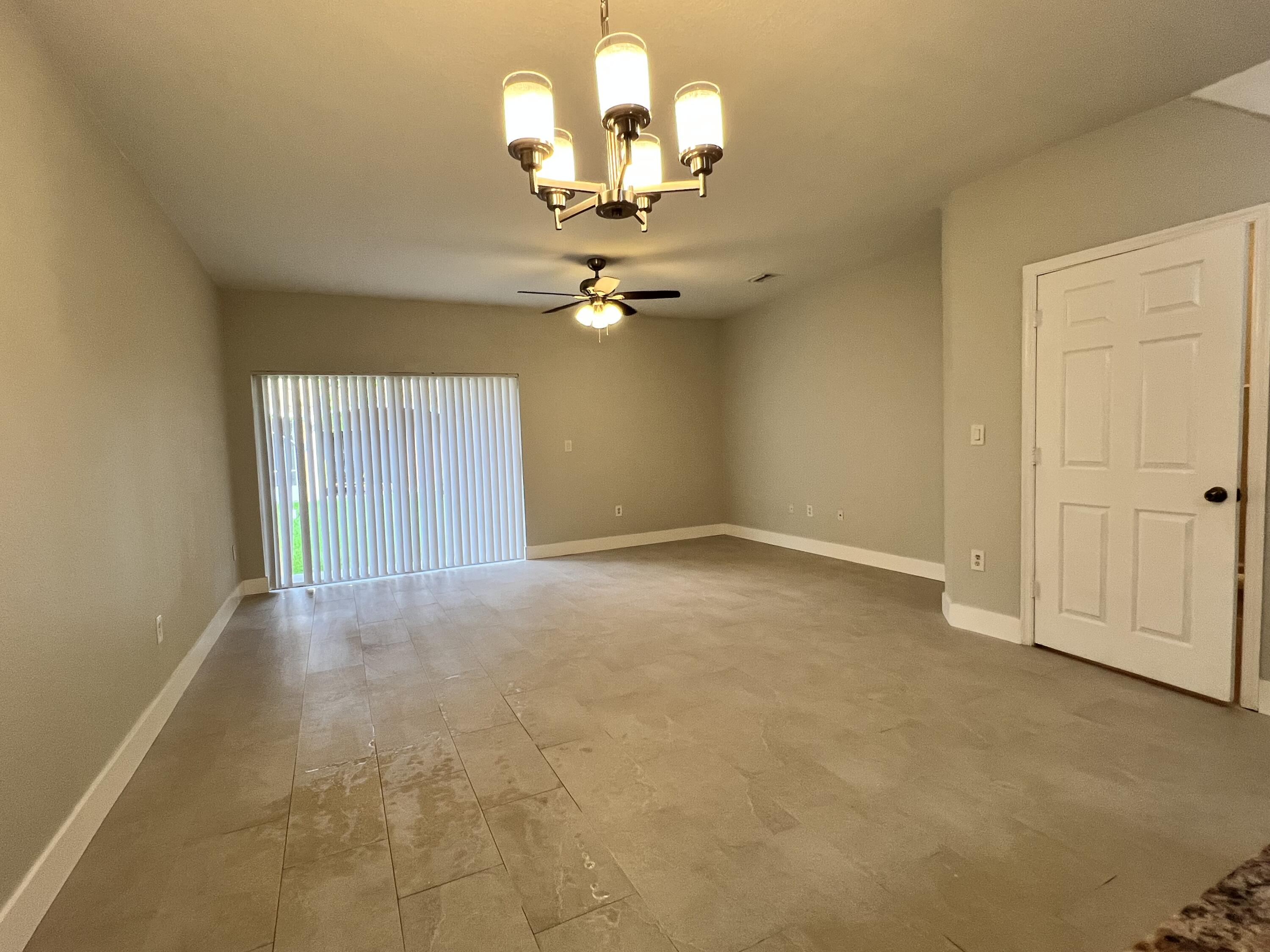 570 St Tropez Lane Margate, FL 33068 - Photo 10 of 33 21