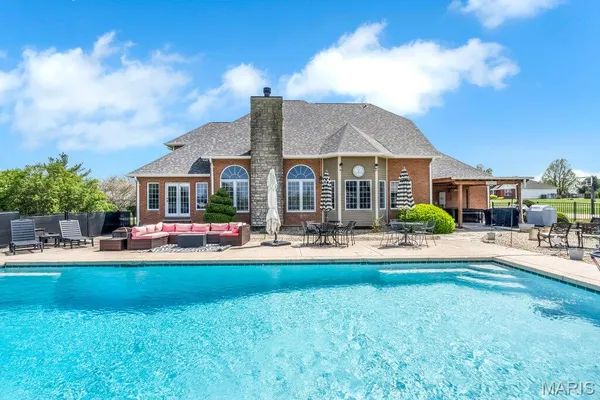 $929,000 | 3509 Rosewood Lane, Columbia, IL 62236