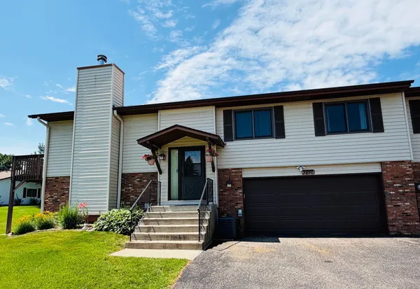 $299,900 | 3837 Gershwin Avenue North, St. Paul, MN 55128