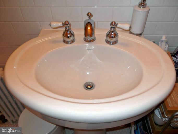 1925 Park Road Northwest Washington, DC 20010 - Photo 22 of 30 Bath