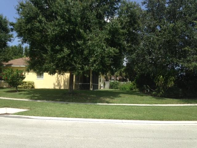 110 Nottingham Road Royal Palm Beach, FL 33411 - Photo 4 of 11 110 NOTTINGHAM (10)