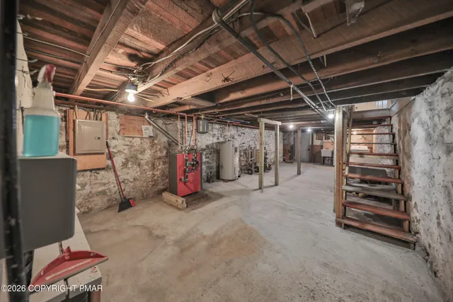 $1,900 | 518 Pen Argyl Street, Pen Argyl, PA 18072