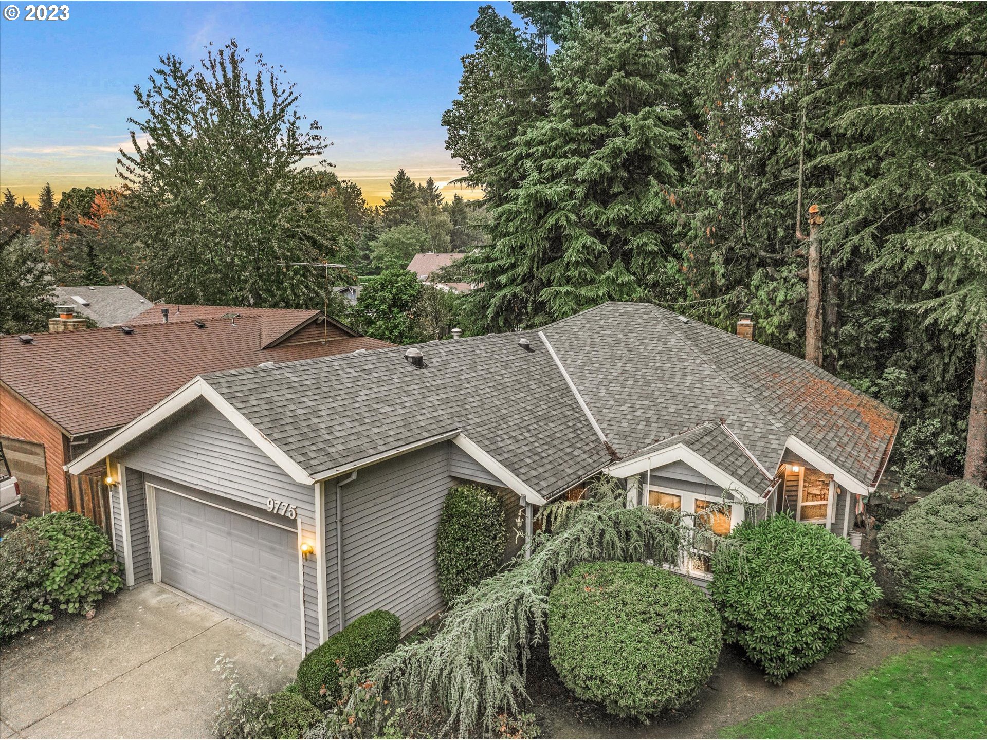9775 Southwest Cook Court Tigard, OR 97224 - Photo 1 of 34 Gallery Image 1