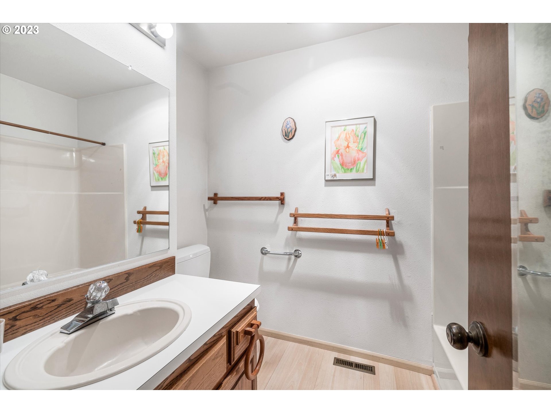 9775 Southwest Cook Court Tigard, OR 97224 - Photo 21 of 34 Gallery Image 21
