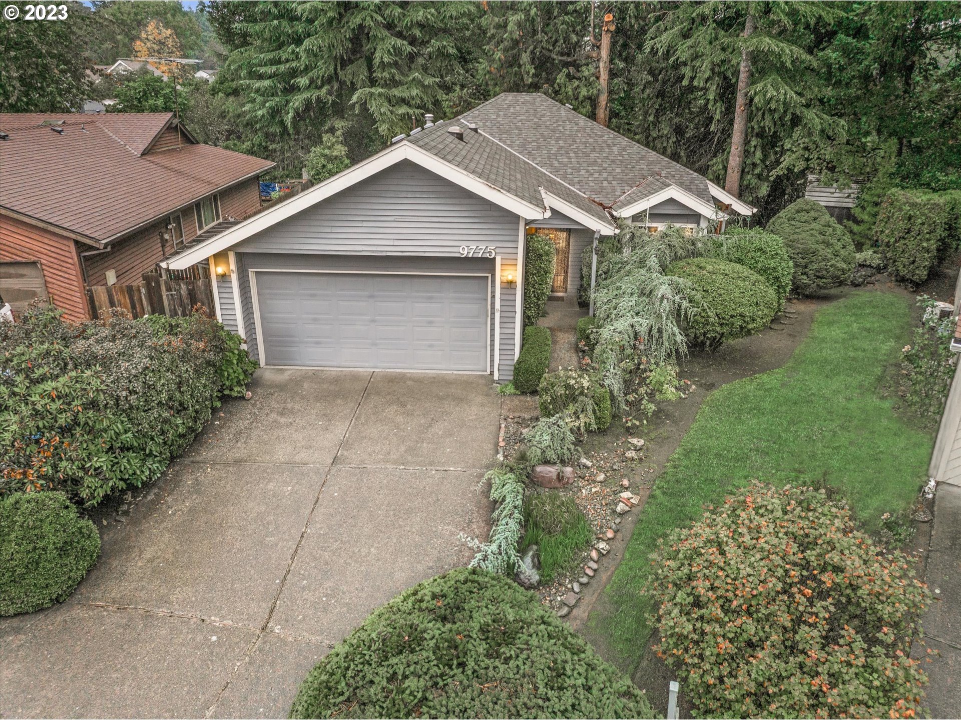 9775 Southwest Cook Court Tigard, OR 97224 - Photo 3 of 34 Gallery Image 3