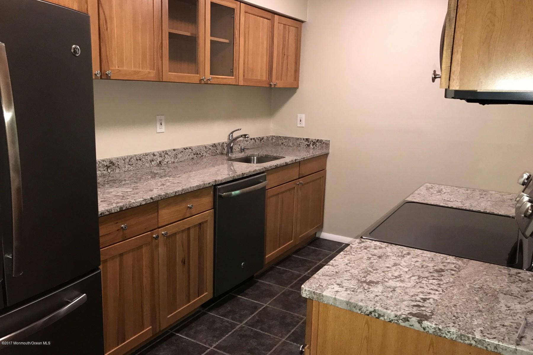200 Portland Road, Unit E9 Highlands, NJ 07732 - Photo 4 of 15 Kitchen