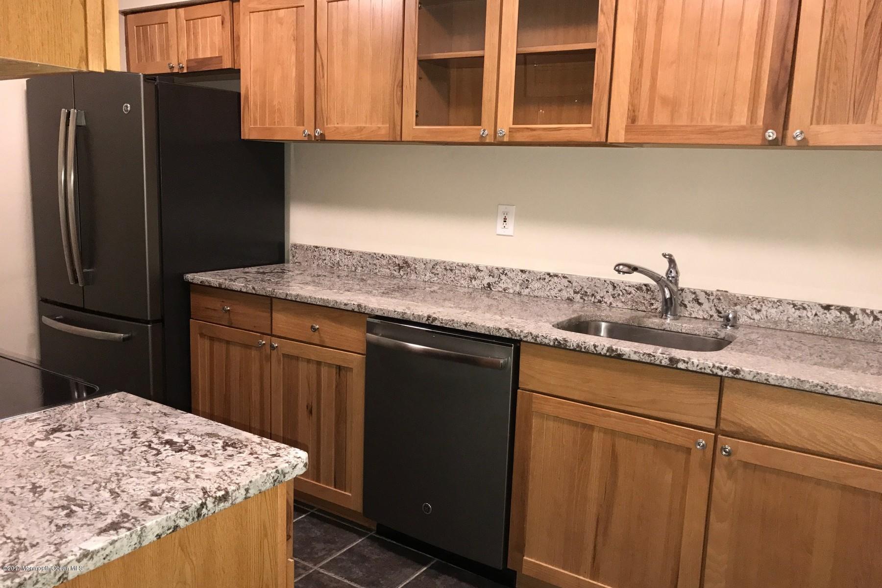 200 Portland Road, Unit E9 Highlands, NJ 07732 - Photo 5 of 15 Kitchen