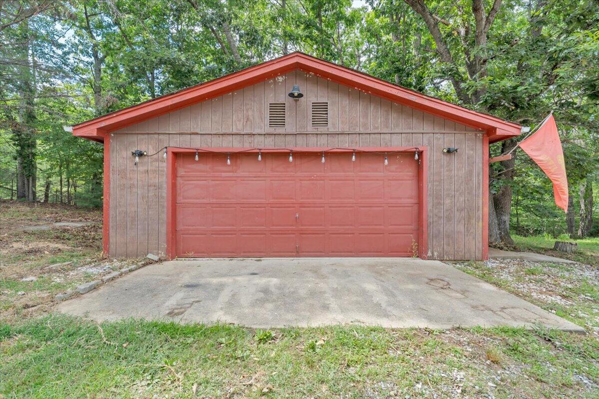 811 Ball Park Road Eagle Rock, VA 24085 - Photo 44 of 51 49-MIB05041
