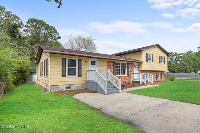 $309,000 | 406 Carole Drive, Jacksonville, NC 28540