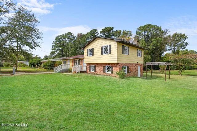 $309,000 | 406 Carole Drive, Jacksonville, NC 28540