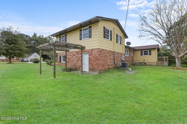 $309,000 | 406 Carole Drive, Jacksonville, NC 28540