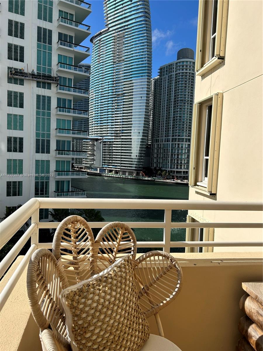 888 Brickell Key Drive, Unit 802 Miami, FL 33131 - Photo 15 of 42 a view of roof with building
