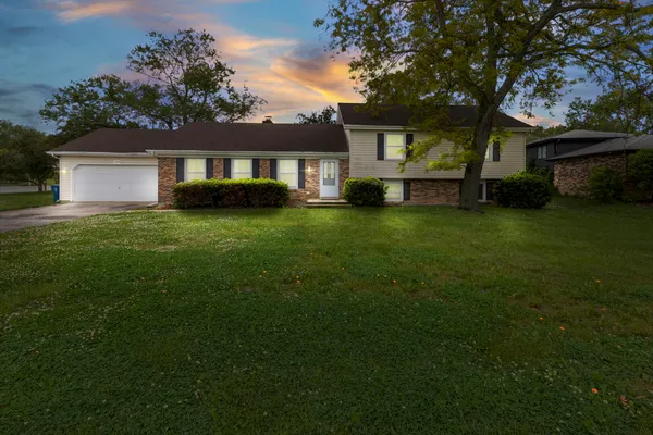 $325,000 | 944 Carol Lane, Crete, IL 60417